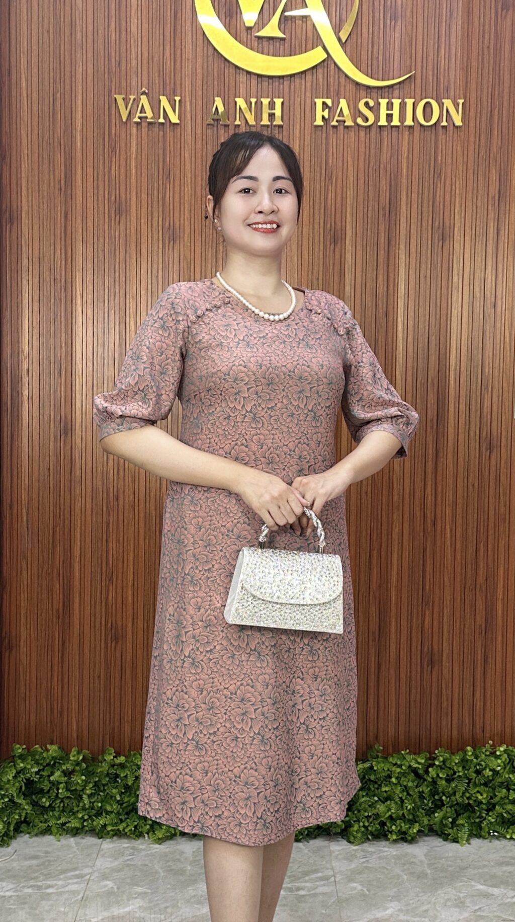Đầm Gấm Hoa Thanh Lịch